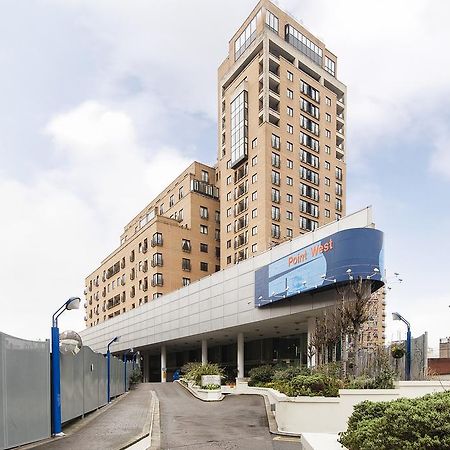 Point West Apartments ลอนดอน ภายนอก รูปภาพ