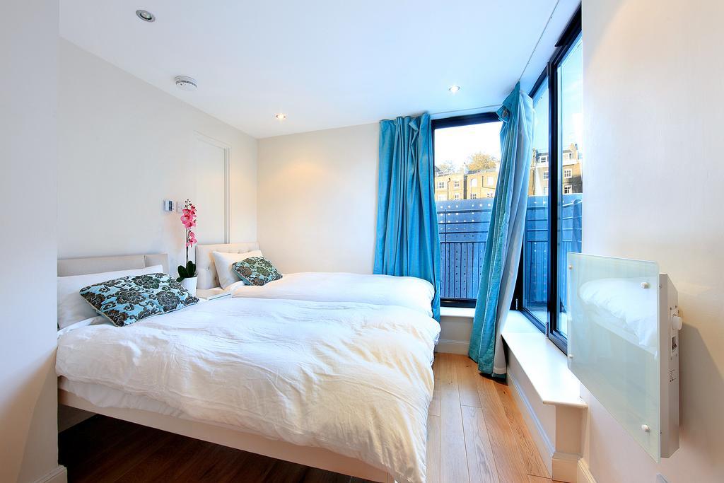 Point West Apartments ลอนดอน ภายนอก รูปภาพ