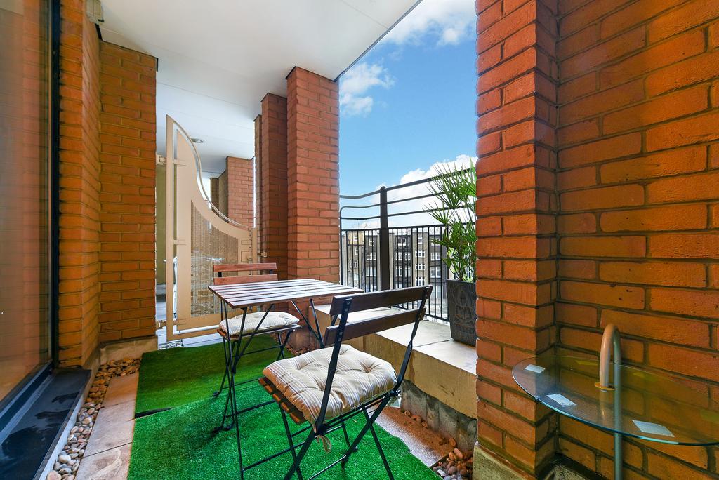 Point West Apartments ลอนดอน ภายนอก รูปภาพ