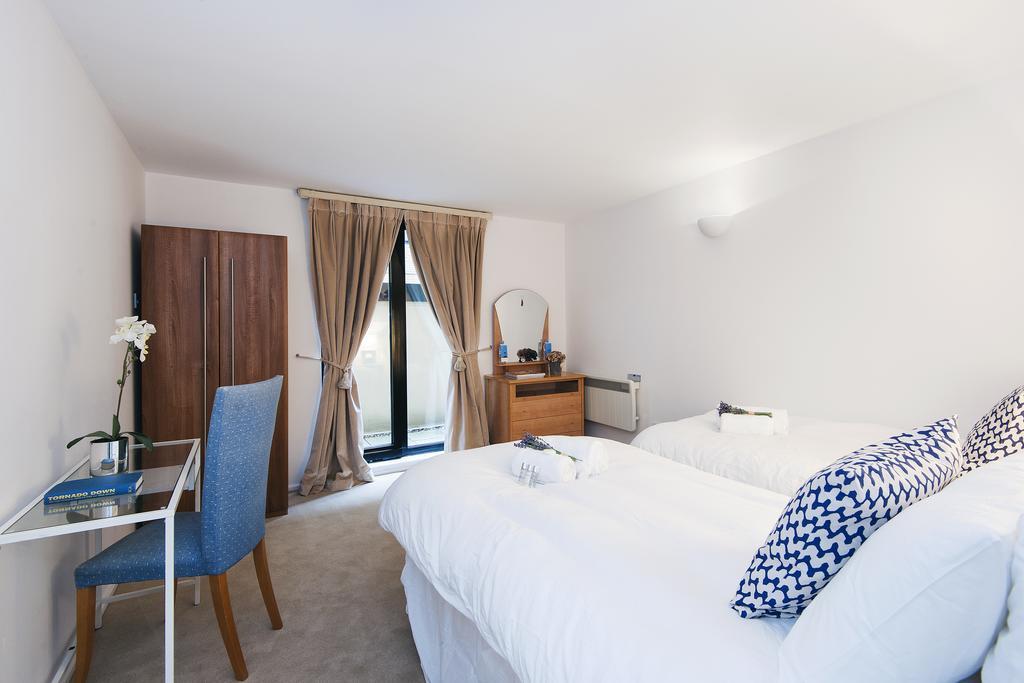 Point West Apartments ลอนดอน ห้อง รูปภาพ